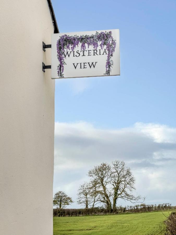 Villa Wisteria View Chippenham  Exterior foto