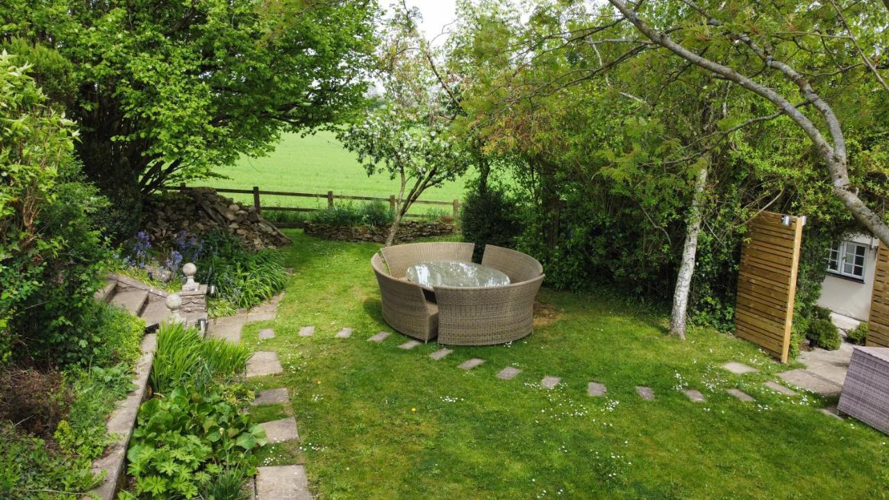 Villa Wisteria View Chippenham  Exterior foto